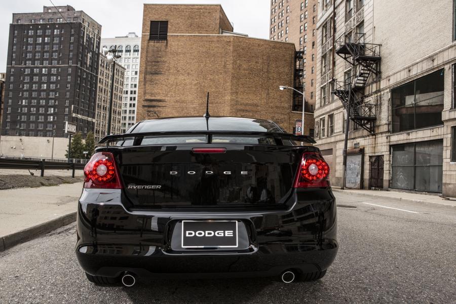  Dodge Avenger Blacktop Edition 2012 года  (фото 15 из 25)